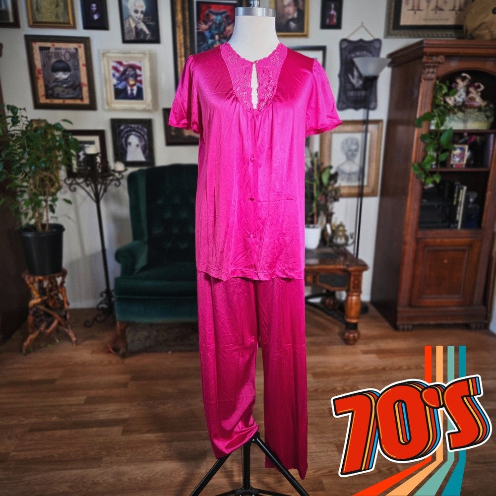 Vintage 70s Vanity Fair Pink Satin Lace Trim Pajama Set Sleepwear Women's Medium